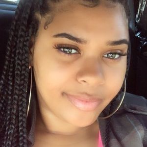 Meet your Posher, Malissa